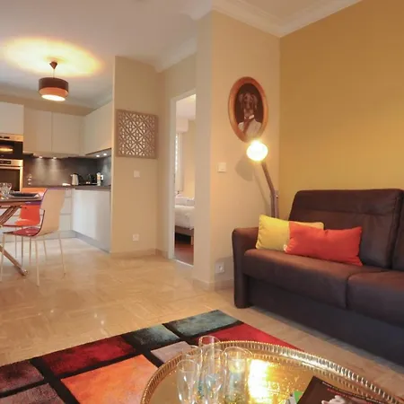 - Le Saint Bernard - 2 Min Walk From The *